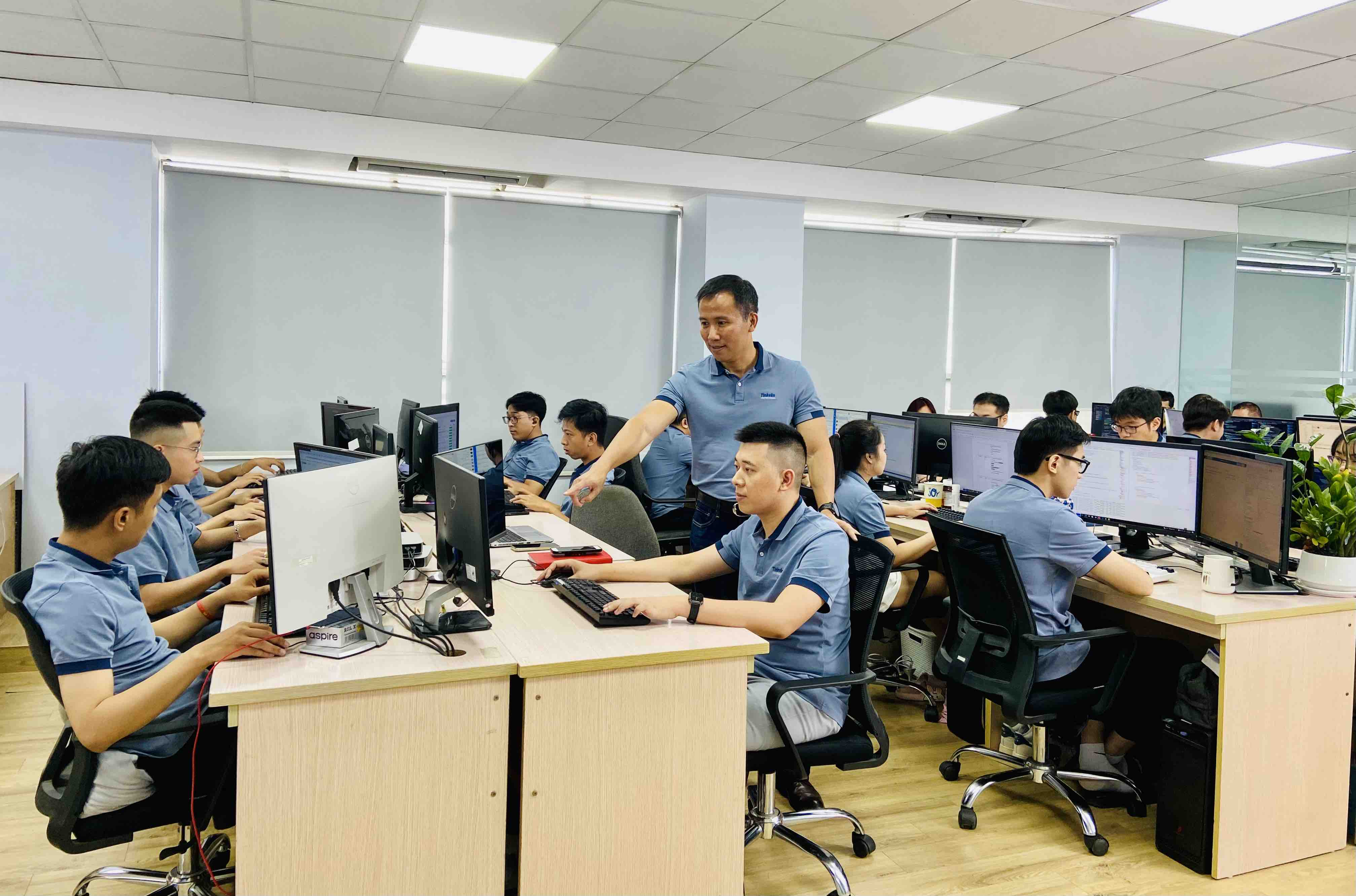 CHÀO MỪNG KỶ NIỆM 30 NĂM THÀNH LẬP TINH VÂN - 30 NĂM CÙNG NHAU TỎA SÁNG